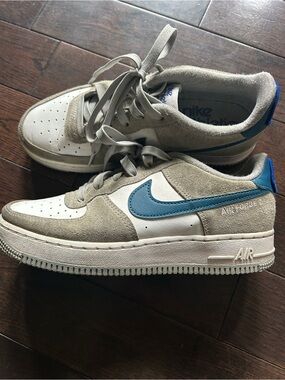 Nike Air Force 1 Sneakers. Nike Athletic Club. Boys 5